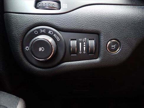 Used 2019 Jeep Cherokee Limited w/ Trailer Tow Group AWD/4WD image 20