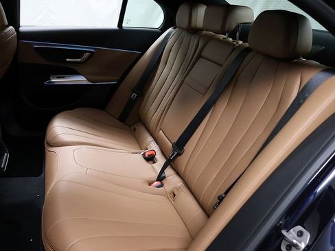 New 2026 Mercedes-Benz E 350 4MATIC Sedan image 12