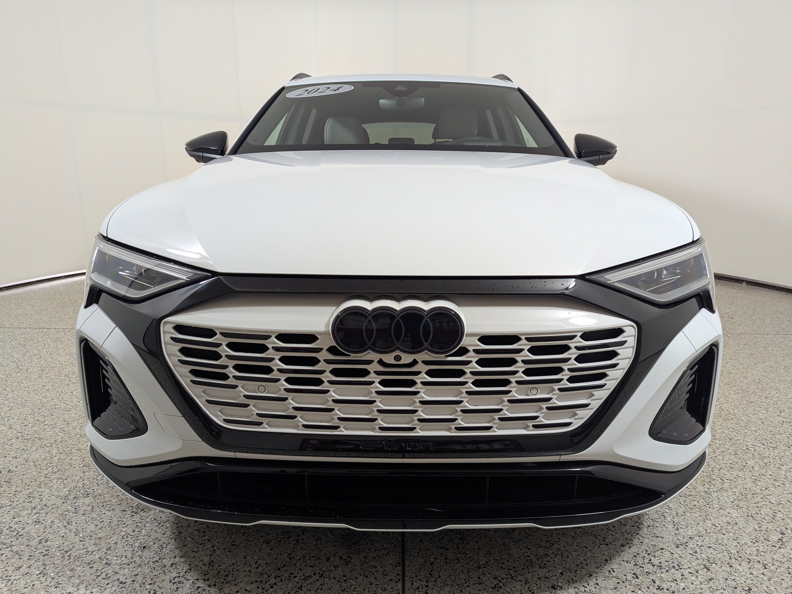 Certified 2024 Audi Q8 e-tron Premium Plus w/ Prestige Package AWD/4WD image 2