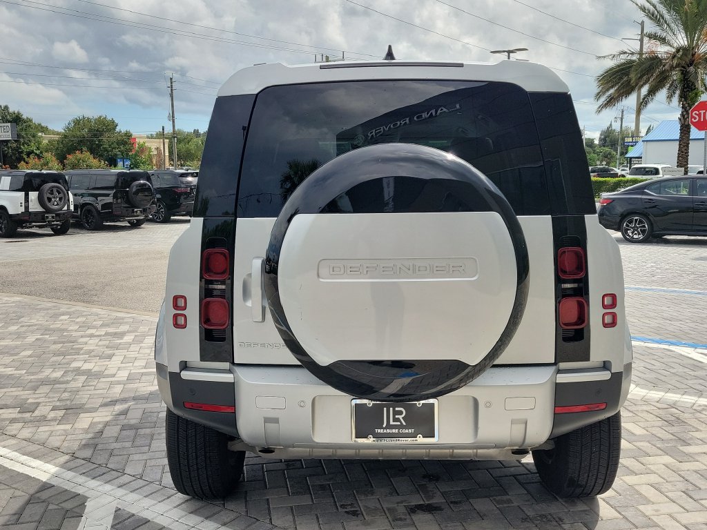 Certified 2024 Land Rover Defender 110 S AWD/4WD image 4