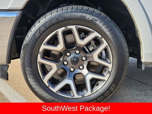 Used 2025 RAM 1500 Laramie AWD/4WD image 22