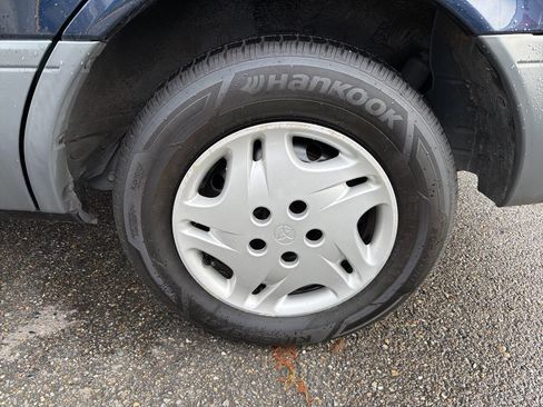 Used 2001 Toyota Sienna LE image 3