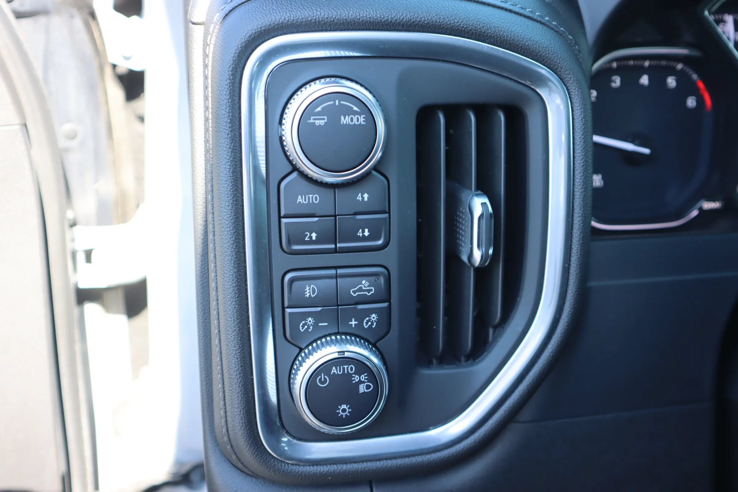 Used 2021 GMC Sierra 1500 Elevation w/ Preferred Package AWD/4WD image 11