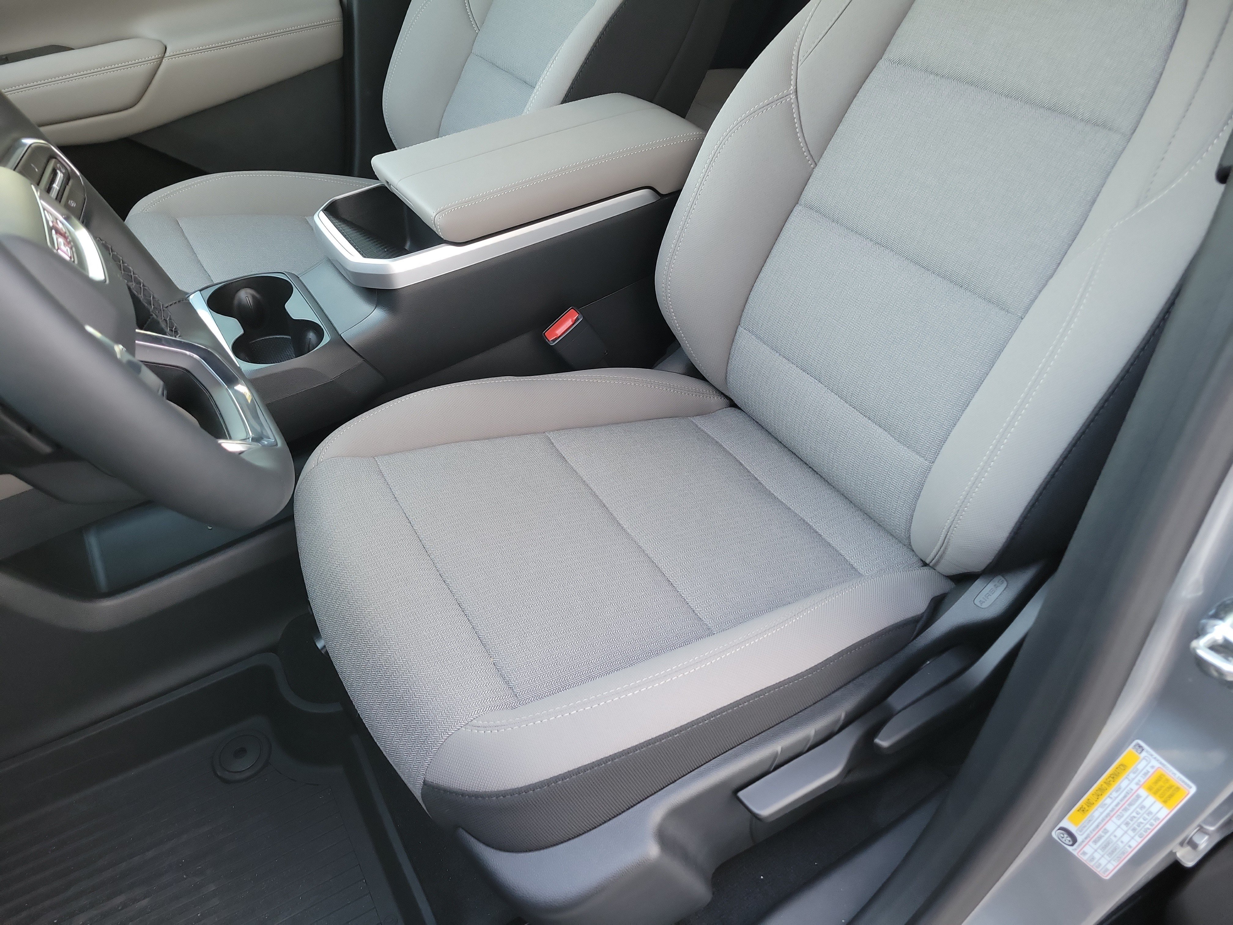 New 2027 GMC Terrain Elevation w/ LPO, Floor Liner Package FWD image 21