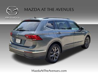Used 2022 Volkswagen Tiguan SE w/ Panoramic Sunroof Package FWD video 4
