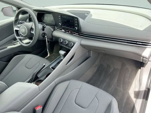 New 2026 Hyundai Elantra SE FWD image 16