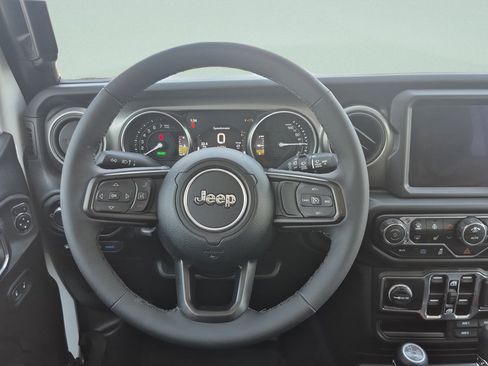 Used 2023 Jeep Wrangler Unlimited w/ Cold Weather Group AWD/4WD image 14