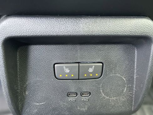 Used 2025 Chevrolet Equinox EV RS w/ Convenience Package II image 37