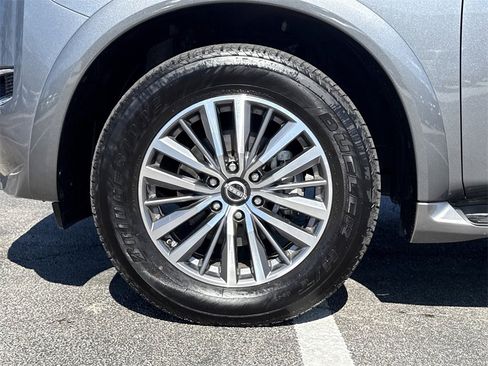 Used 2024 Nissan Armada SL w/ Captain's Chairs Package image 9