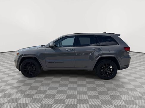 Used 2021 Jeep Grand Cherokee Laredo X AWD/4WD image 4