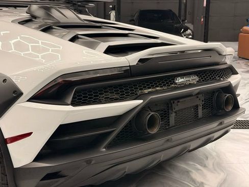 Used 2024 Lamborghini Huracan Sterrato AWD/4WD image 13