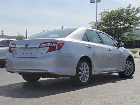 Used 2014 Toyota Camry XLE w/ Leather Package FWD image 11