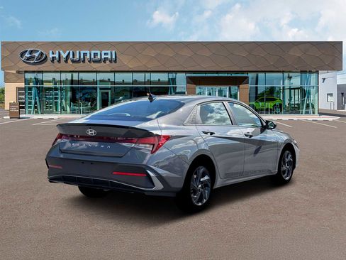 New 2026 Hyundai Elantra Sport FWD image 7