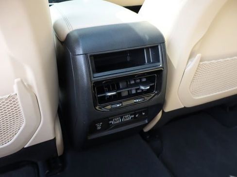 Used 2024 Jeep Grand Cherokee Limited w/ Black Appearance Package AWD/4WD image 38