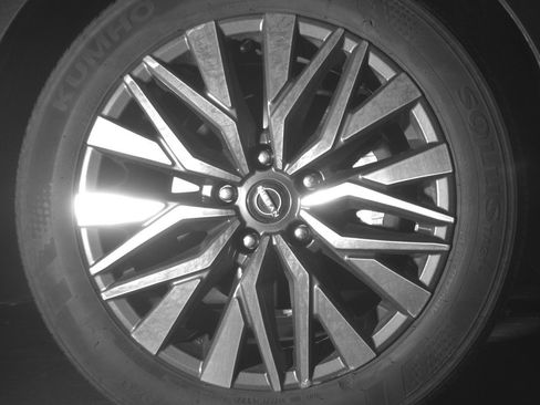 Used 2025 Nissan Altima 2.5 SV FWD image 13