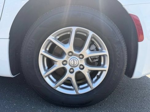 Certified 2025 Chrysler Pacifica Select FWD image 33