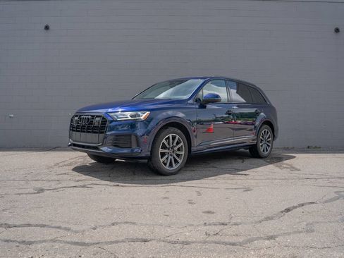 Used 2023 Audi Q7 2.0T Premium Plus w/ Premium Plus Package AWD/4WD image 1