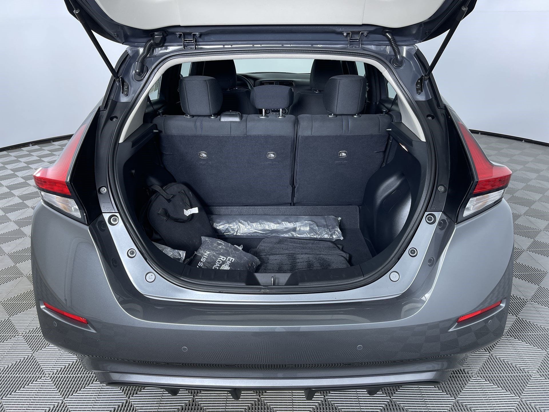 Certified 2025 Nissan Leaf S FWD image 23
