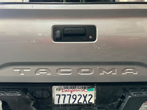 Used 2020 Toyota Tacoma SR5 RWD image 42