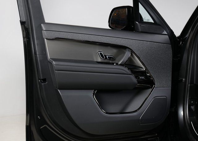 New 2026 Land Rover Range Rover Sport SE AWD/4WD image 24