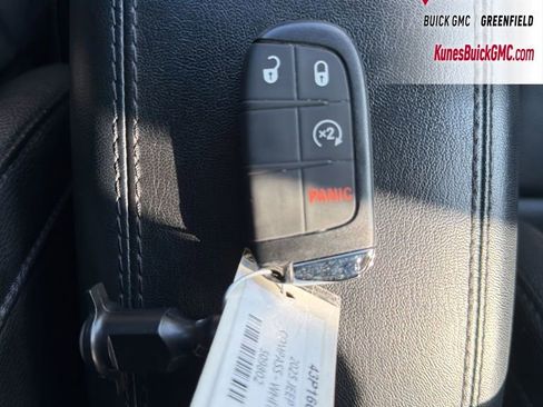 Used 2025 Jeep Compass Limited image 41