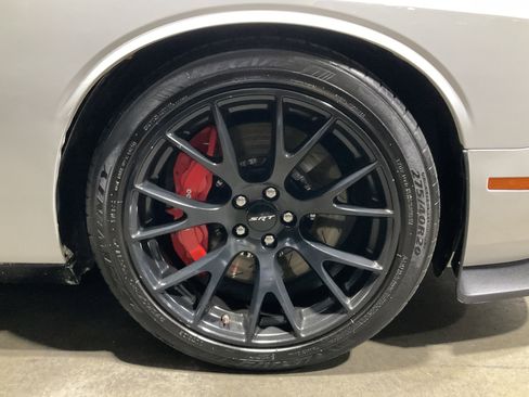 Used 2015 Dodge Challenger SRT Hellcat image 10