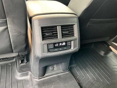 Used 2019 Volkswagen Atlas SE FWD image 29