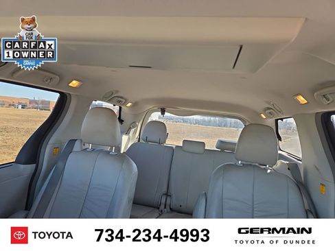 Used 2012 Toyota Sienna XLE w/ Entertainment Pkg image 12