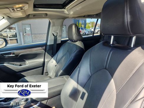 Used 2021 Toyota Highlander Limited AWD/4WD image 23
