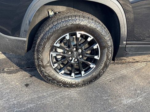 Used 2026 Chevrolet Traverse Z71 image 11