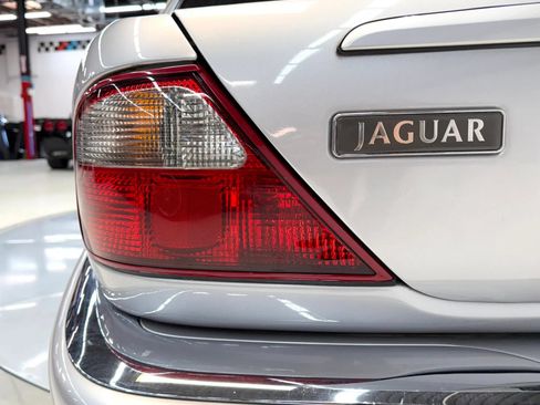 Used 2000 Jaguar XJ8 RWD image 38