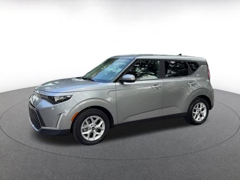 Used 2025 Kia Soul LX w/ LX Technology Package image 8
