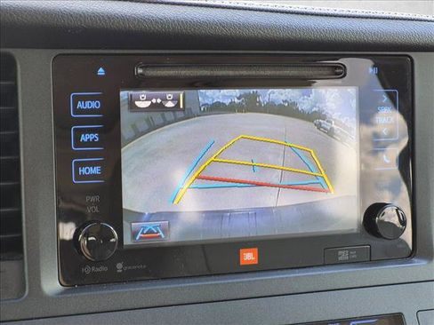 Used 2015 Toyota Sienna Limited Premium FWD image 9