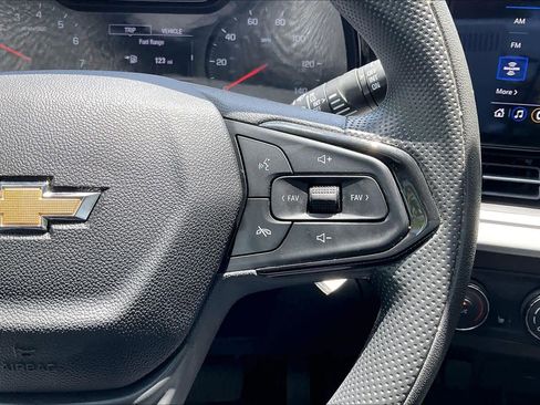 Used 2024 Chevrolet Trax LS w/ LS Convenience Package FWD image 19