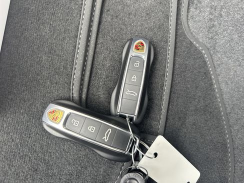 Used 2023 Porsche 911 Carrera image 29