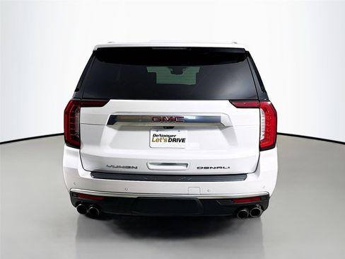Used 2024 GMC Yukon Denali w/ Advanced Technology Package AWD/4WD image 8