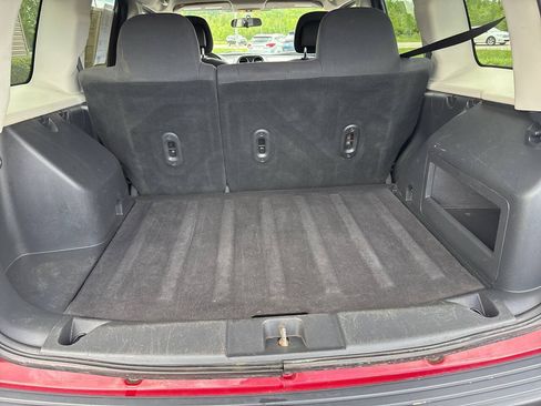 Used 2011 Jeep Patriot Latitude AWD/4WD image 10