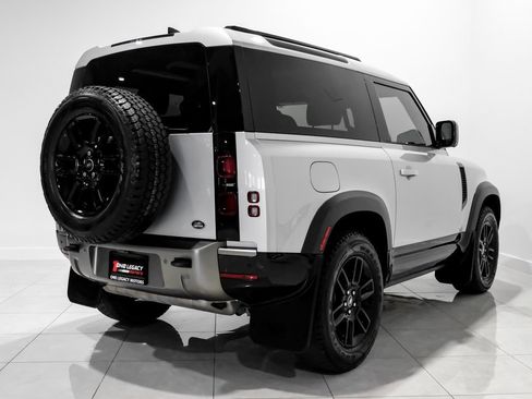 Used 2022 Land Rover Defender 90 X-Dynamic S image 4