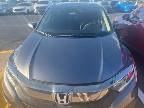 Used 2019 Honda HR-V EX image 2