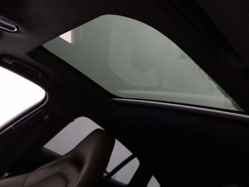 Used 2019 Porsche Panamera image 20