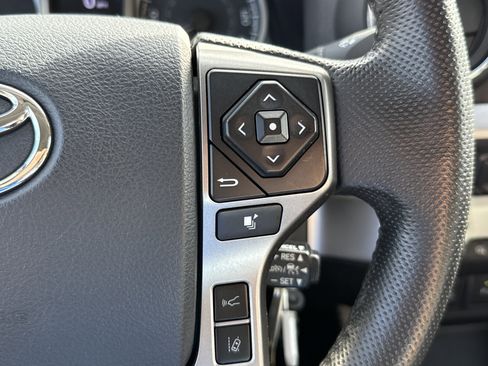 Used 2020 Toyota Tacoma SR5 image 18