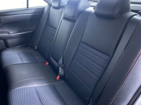 Used 2015 Toyota Camry SE image 11