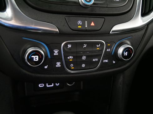 Used 2024 Chevrolet Equinox LT AWD/4WD image 23