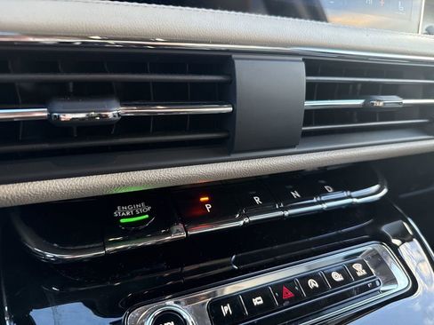 Used 2025 Lincoln Corsair Reserve image 22