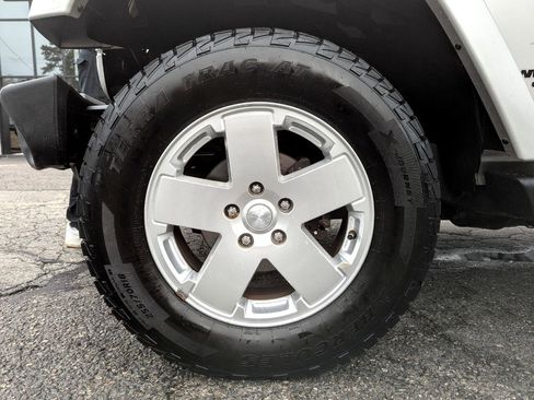 Used 2010 Jeep Wrangler Unlimited Sahara w/ Trailer Tow Group image 49