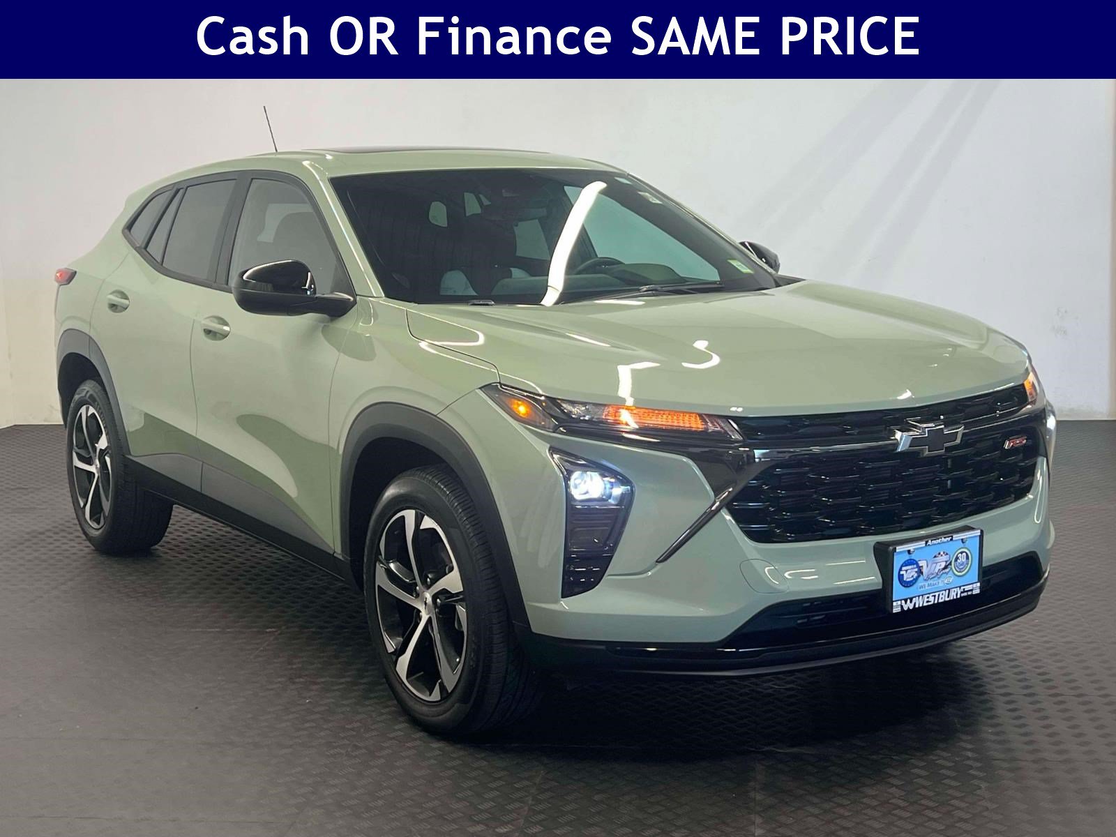Used 2024 Chevrolet Trax RS w/ Sunroof Package FWD image 1