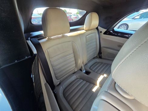Used 2013 Volkswagen Beetle Turbo 60's Edition FWD image 18