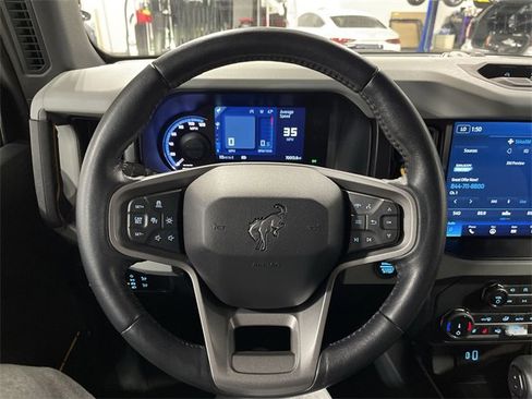 Used 2022 Ford Bronco Badlands image 15