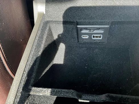 Used 2022 Cadillac XT6 Premium Luxury w/ Technology Package image 16