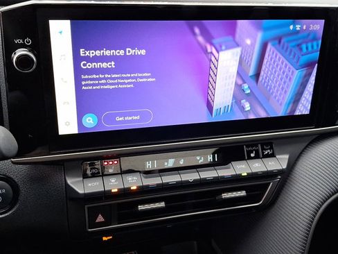 Used 2025 Toyota Camry SE image 16